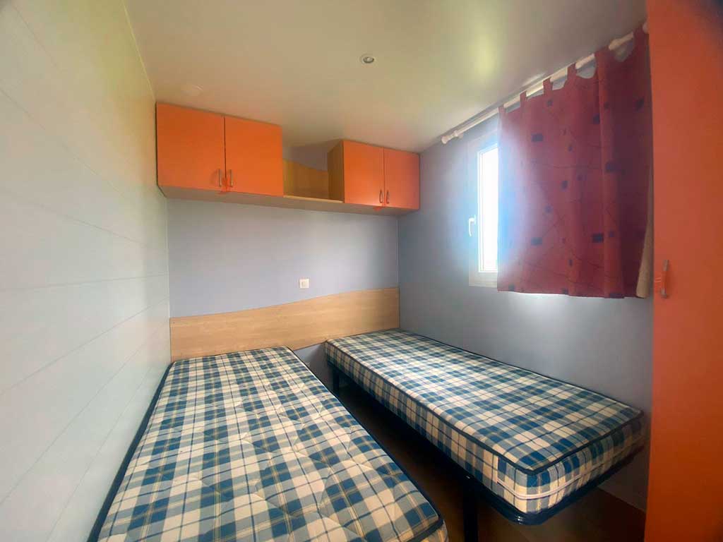 habitación dos camas Lousiane Chamerit